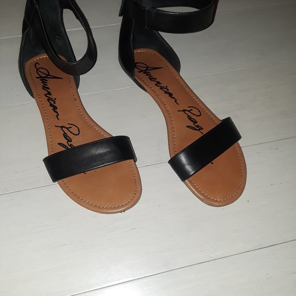 Sandles